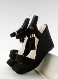 Sandały na koturnie z frędzelkiem 100-546SC-1 Black