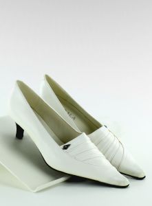 Pantofelki eleganckie H120-3 białe